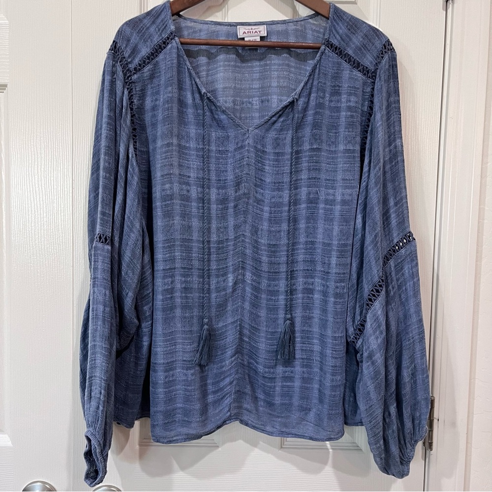Ariat Women’s Long Sleeve Blue Top Sz XL